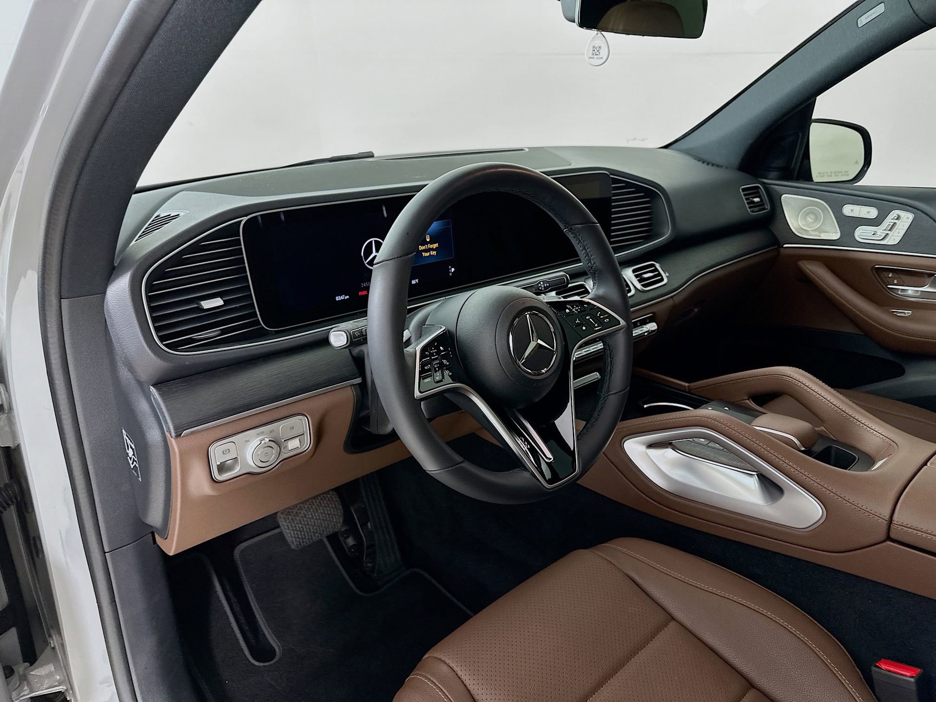 Used 2025 Mercedes-Benz GLE 450e 4MATIC image 10