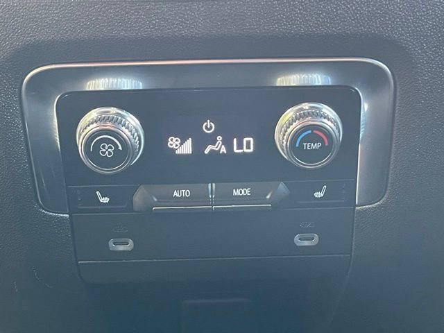 Used 2024 GMC Yukon XL Denali w/ Max Trailering Package image 21