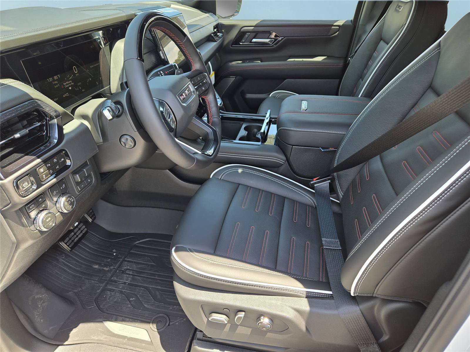 New 2026 GMC Yukon AT4 Ultimate w/ LPO, Floor Liner Package AWD/4WD image 16