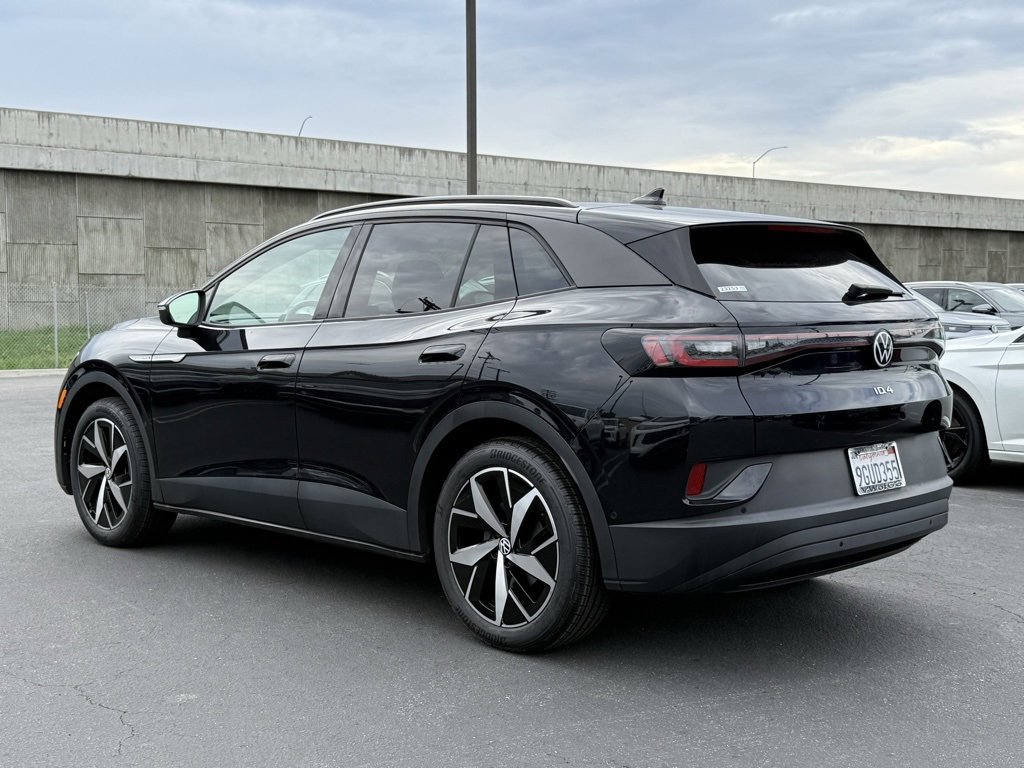 Used 2023 Volkswagen ID.4 S image 5