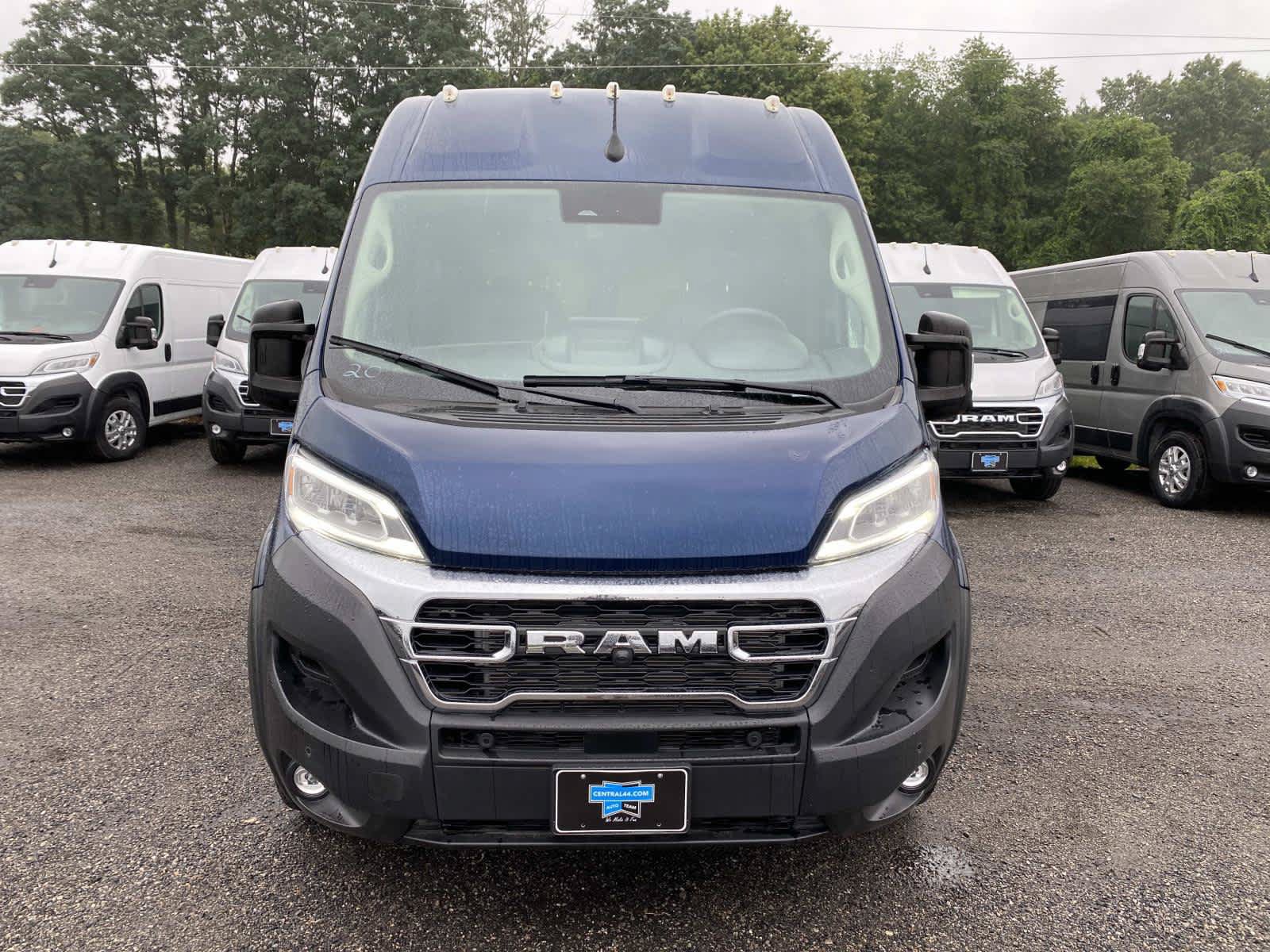 Used 2025 RAM ProMaster 3500 w/ Quick Order Package 22H SLT+ FWD image 9