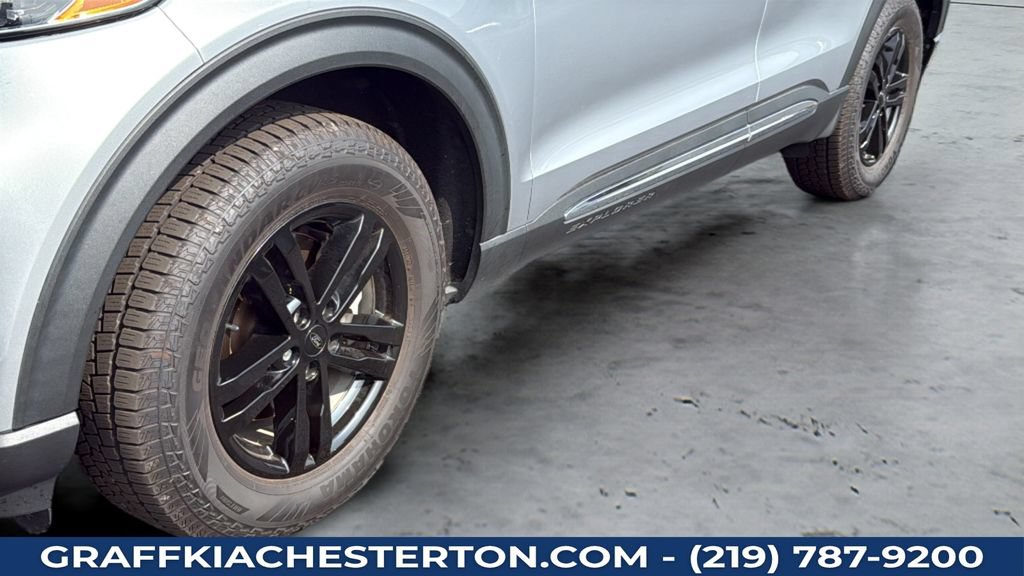 Used 2021 Ford Explorer XLT w/ Equipment Group 202A AWD/4WD image 47