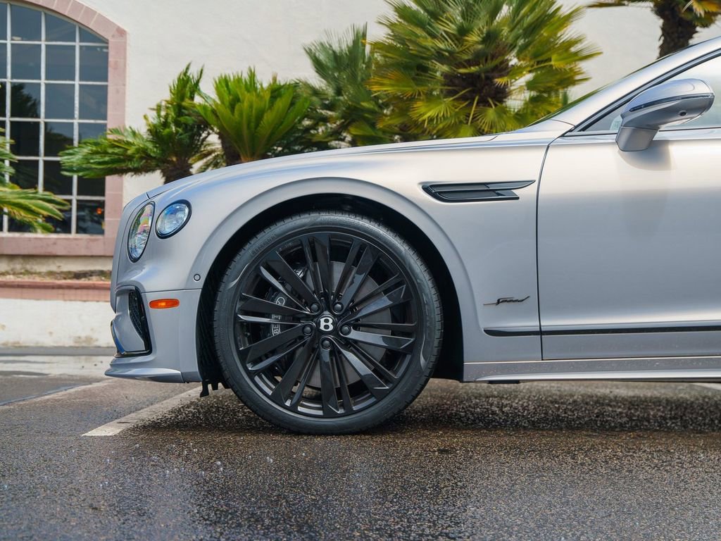 Used 2025 Bentley Flying Spur Plug-In Hybrid AWD/4WD image 6