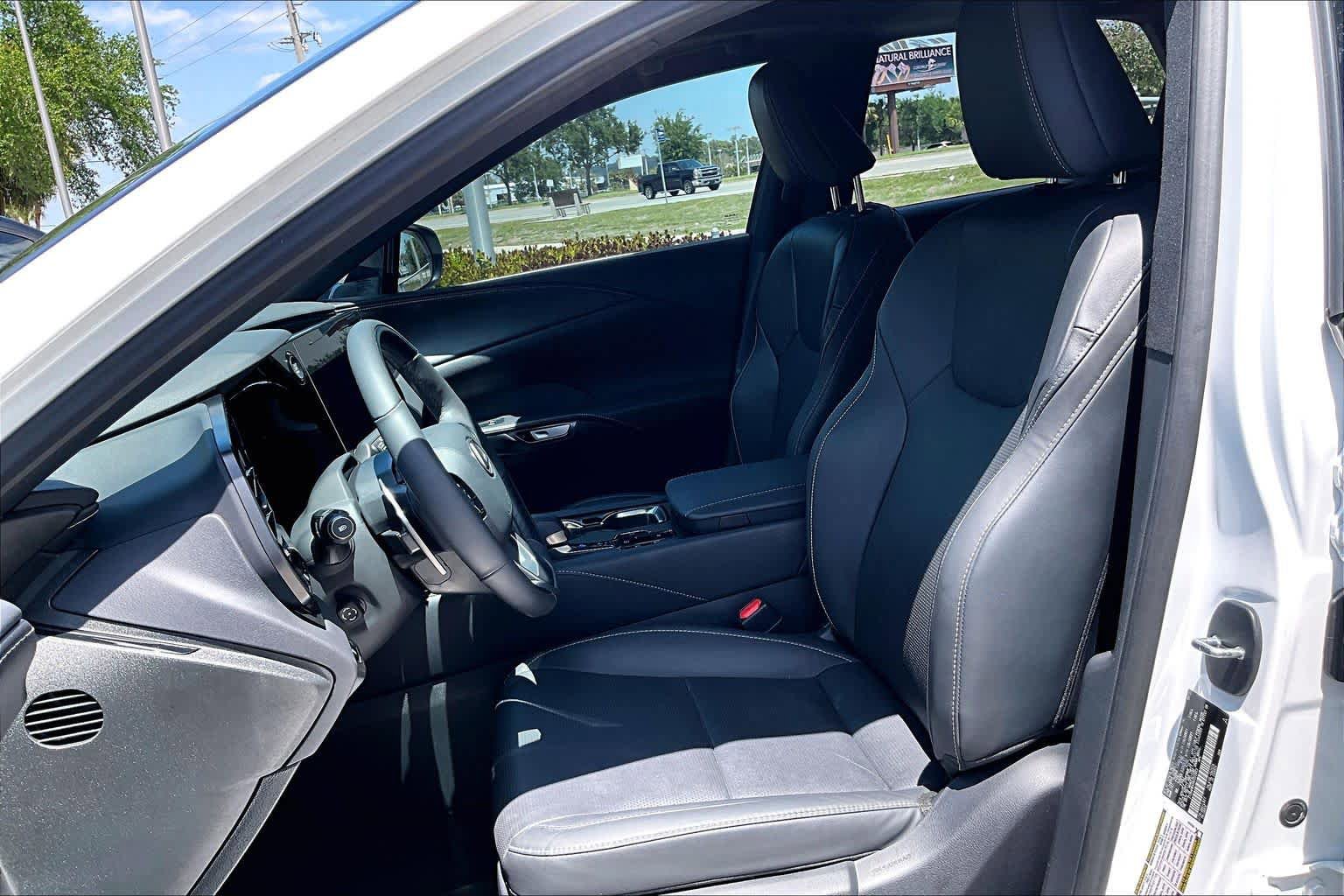 Used 2024 Lexus RX 350 Premium Plus w/ Convenience Package FWD image 8