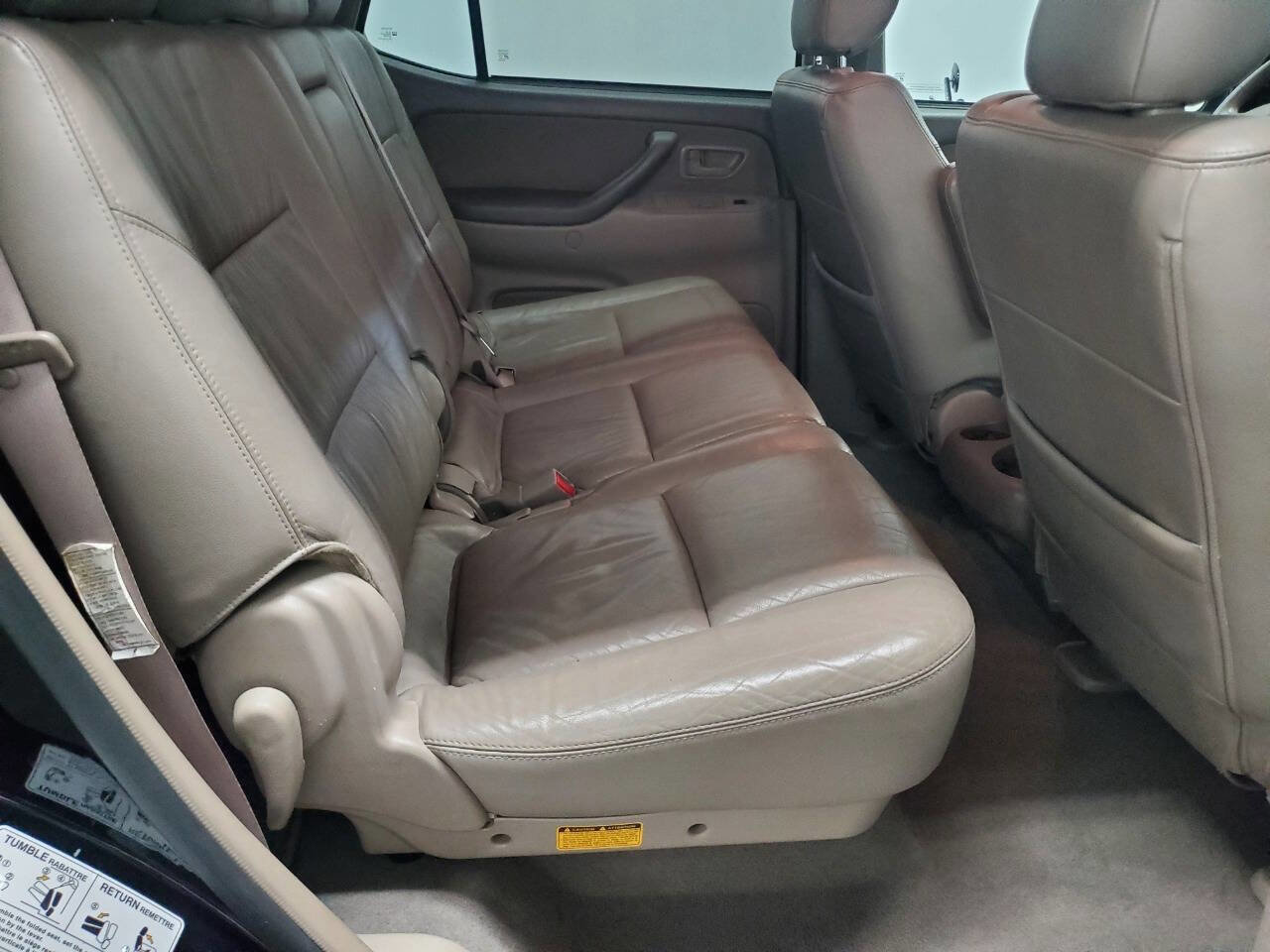 Used 2005 Toyota Sequoia SR5 AWD/4WD image 18