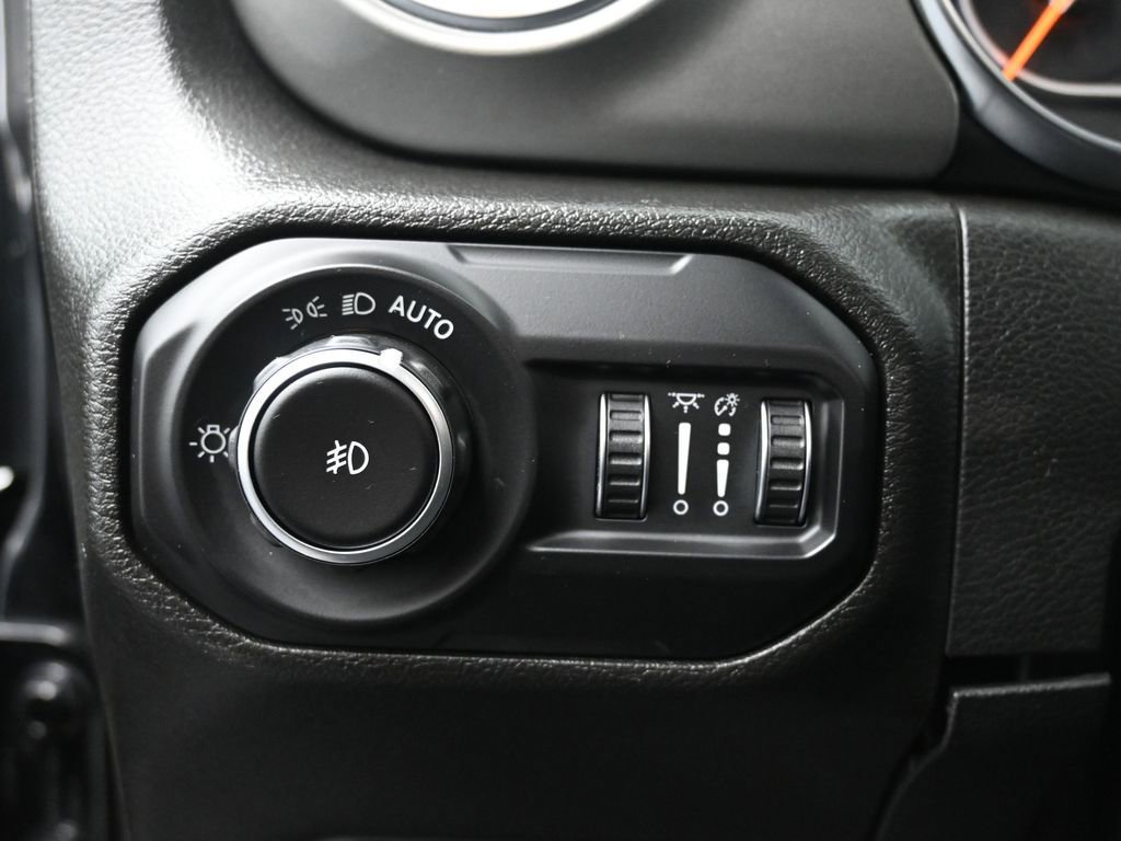 Used 2021 Jeep Wrangler Unlimited Sahara image 22