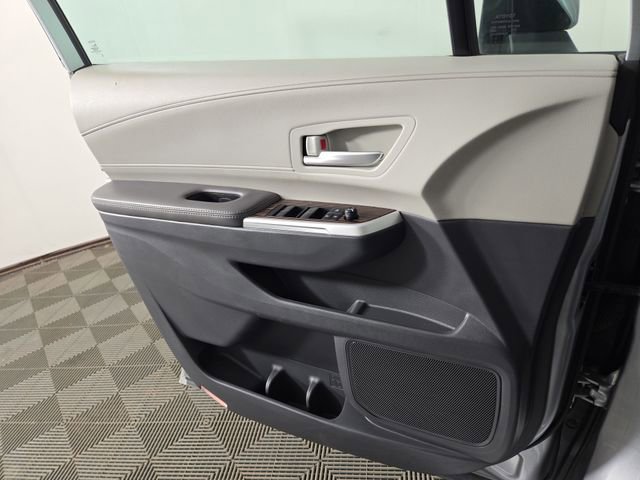Used 2024 Toyota Sienna XLE image 30