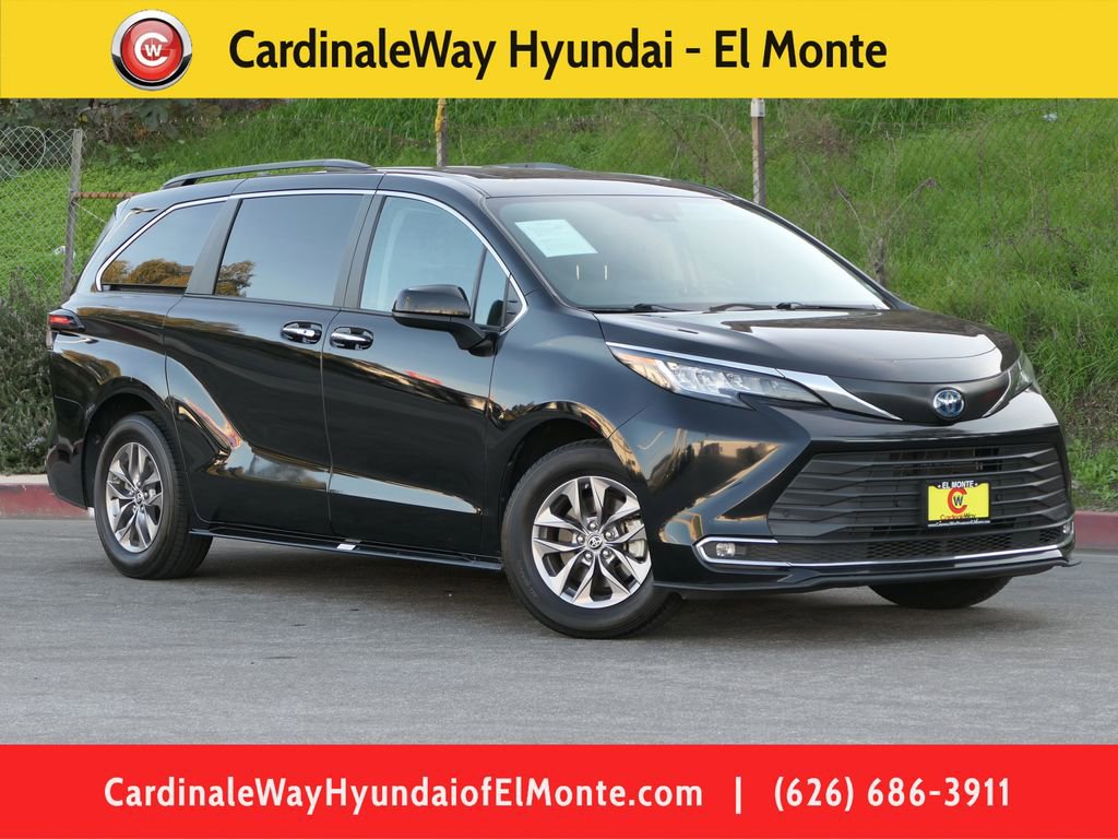 Used 2023 Toyota Sienna XLE