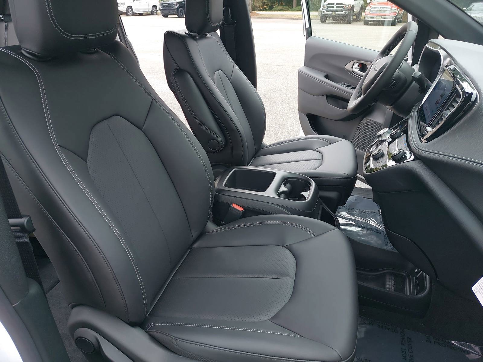 New 2026 Chrysler Pacifica Select FWD image 10