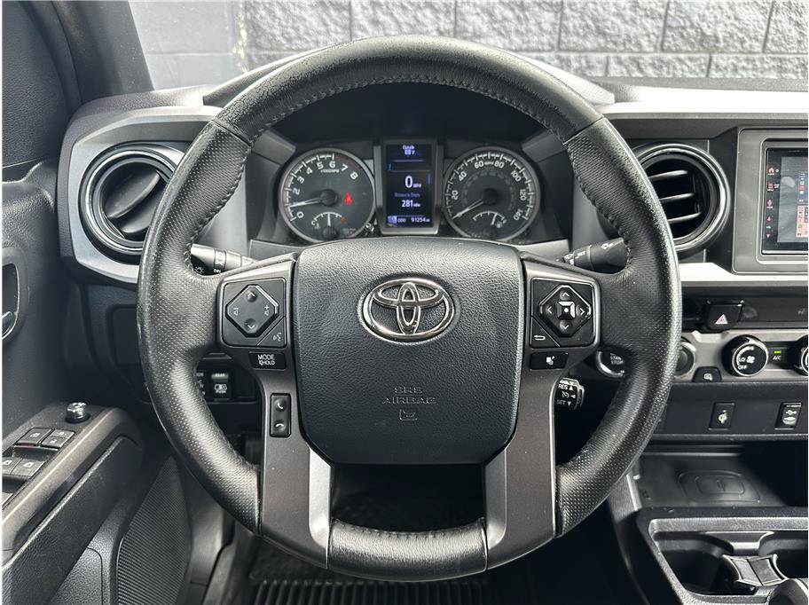 Used 2017 Toyota Tacoma TRD Off-Road w/ Tow Package (A/T) AWD/4WD image 19