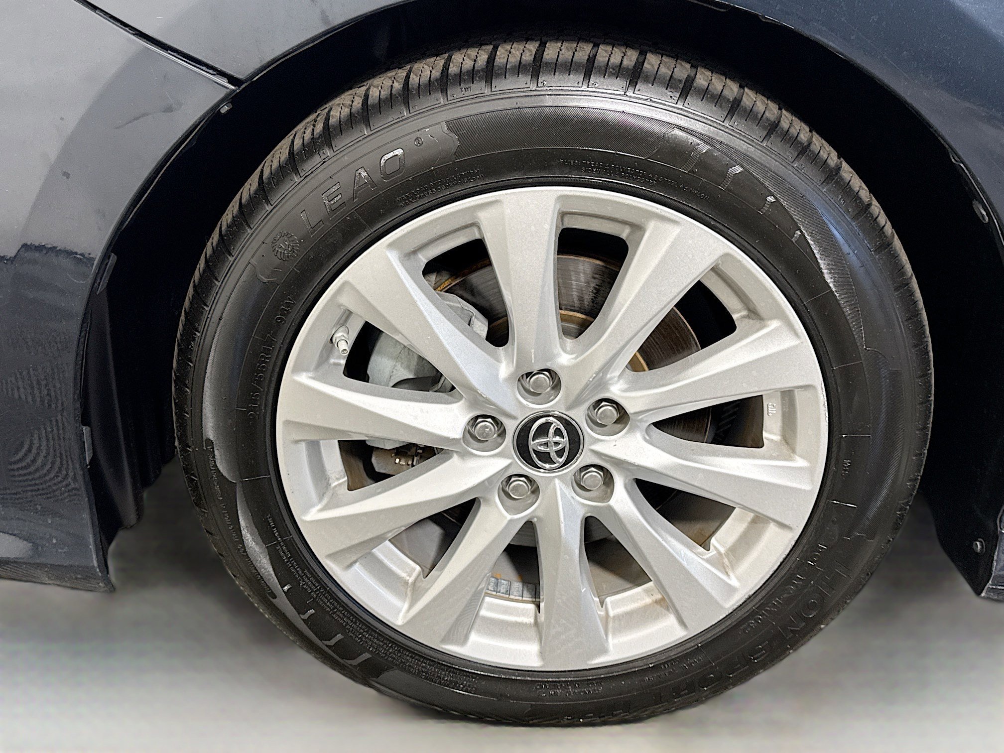 Used 2019 Toyota Camry LE FWD image 37