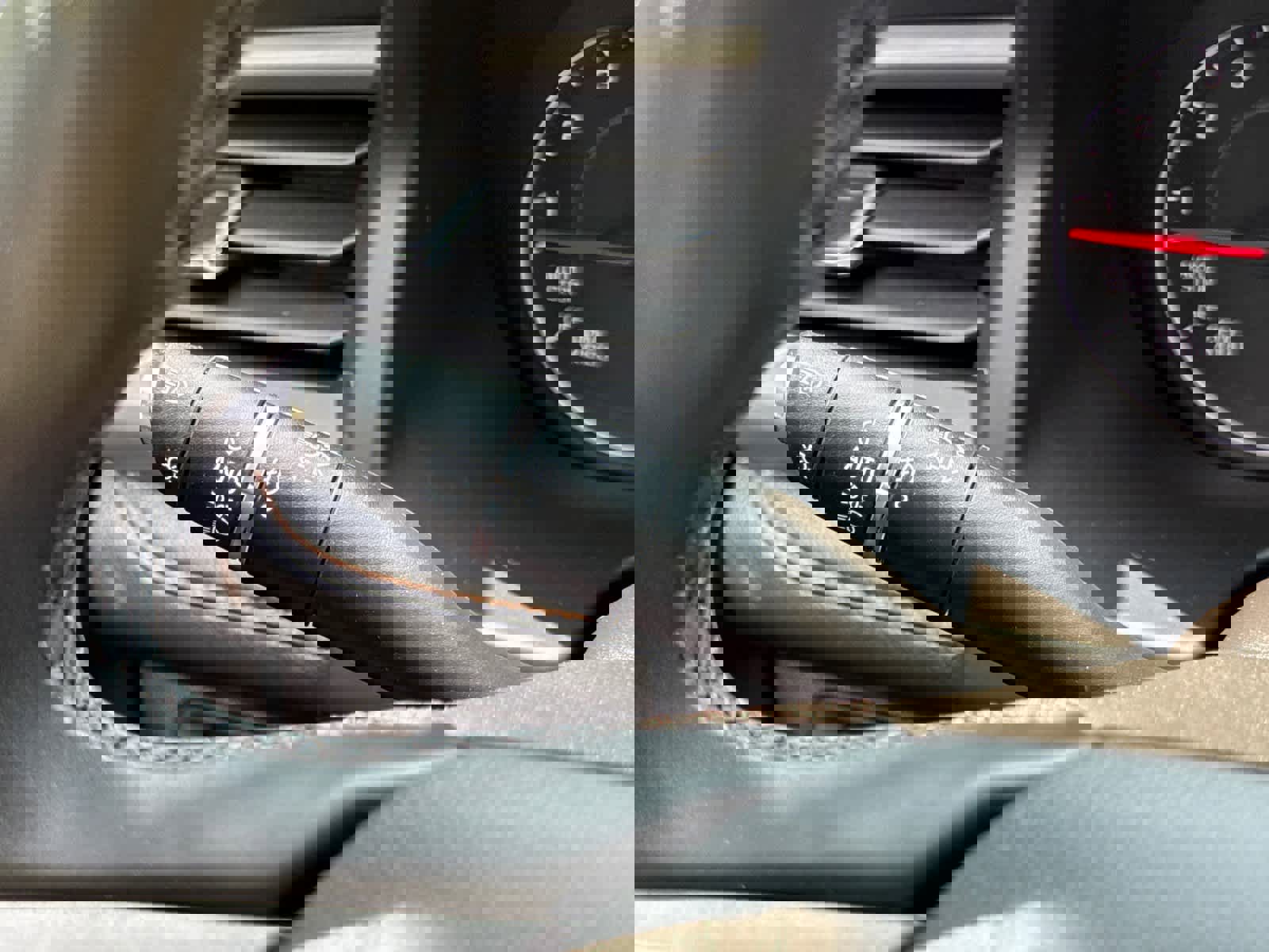 Used 2023 GMC Acadia AT4 image 20