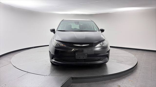 Used 2023 Chrysler Voyager LX FWD image 12