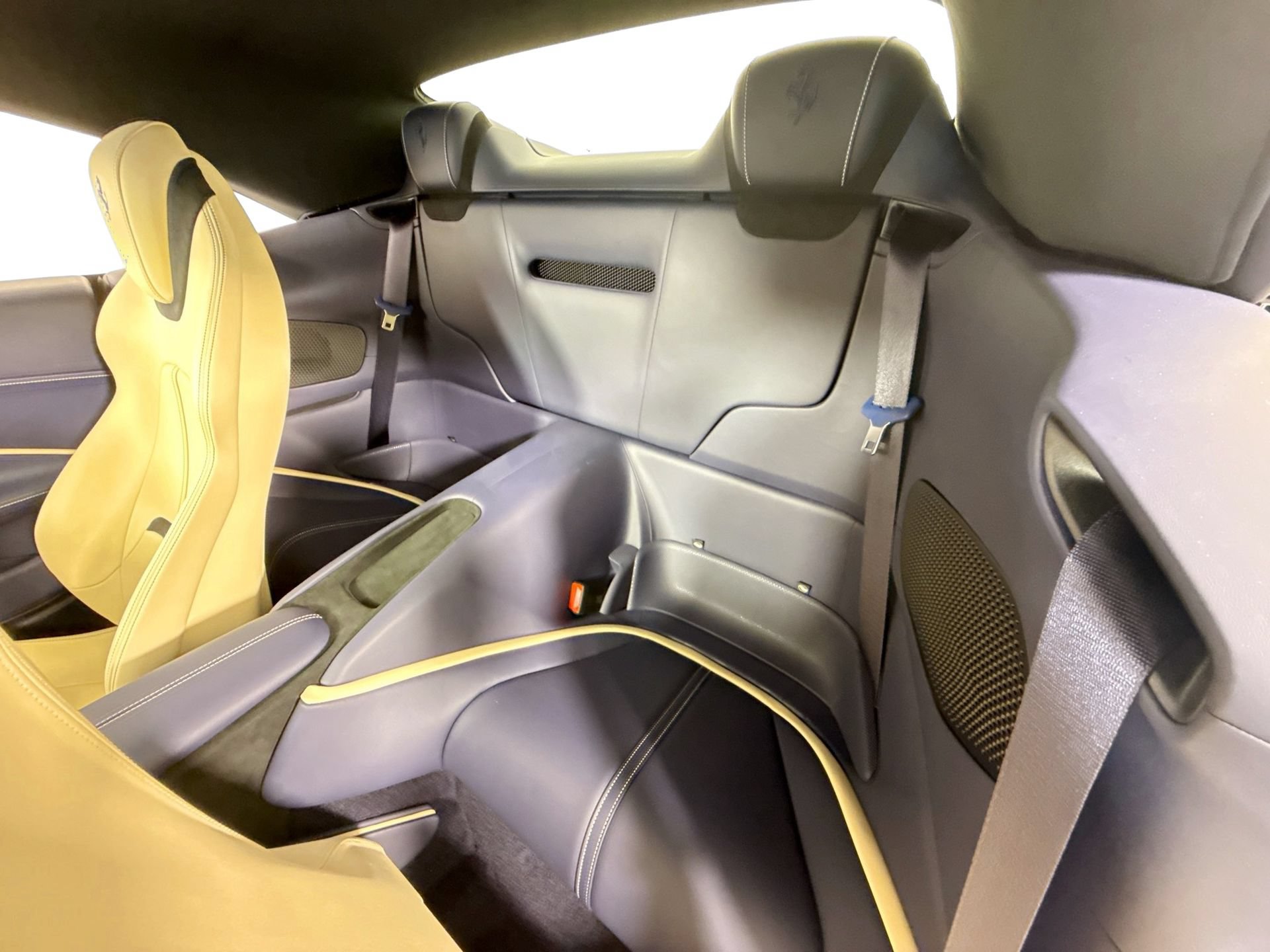 Certified 2025 Ferrari Roma Spider RWD image 19