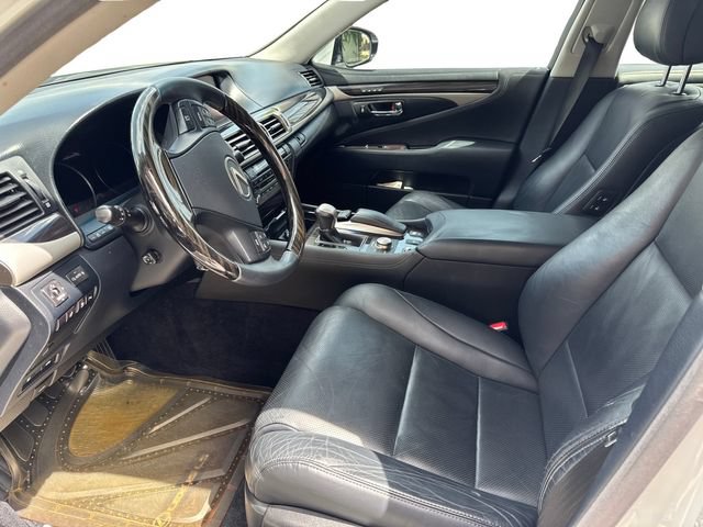 Used 2015 Lexus LS 460 RWD image 8