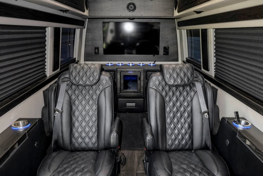 Used 2025 Mercedes-Benz Sprinter 3500 image 27