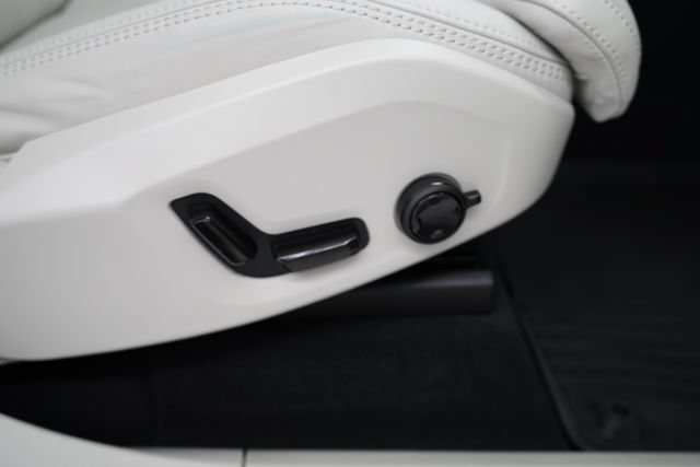 Used 2025 Volvo XC90 B6 Ultra w/ Lounge Package AWD/4WD image 67