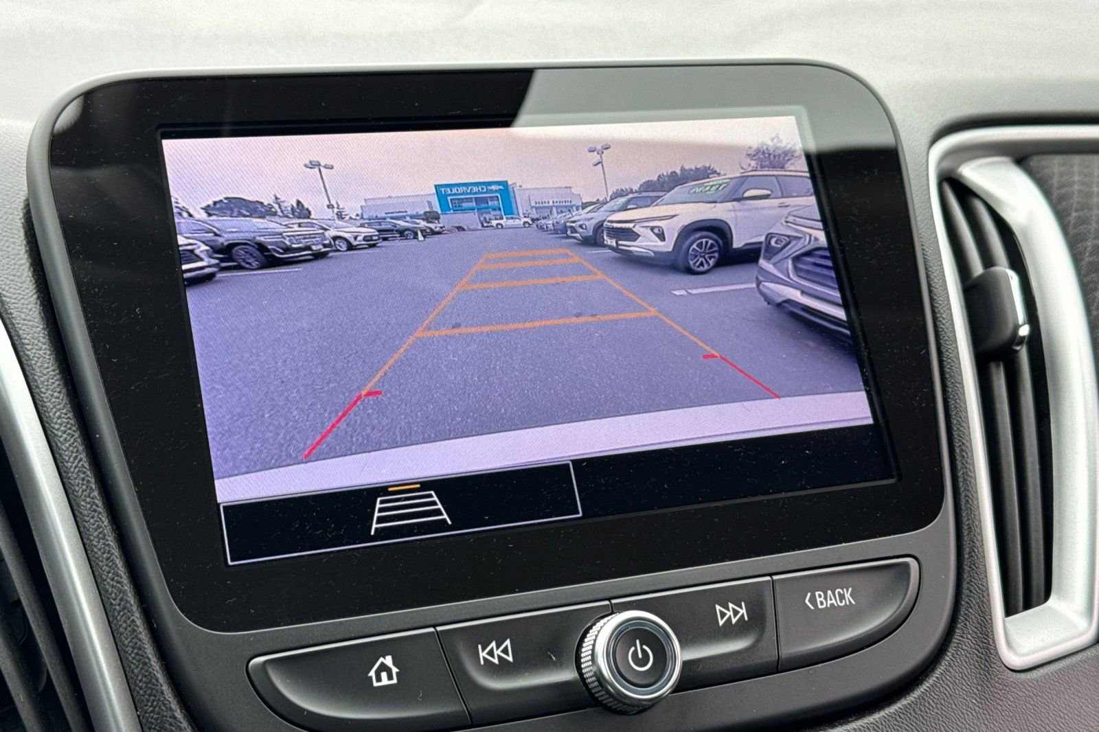 Used 2024 Chevrolet Malibu LT image 27