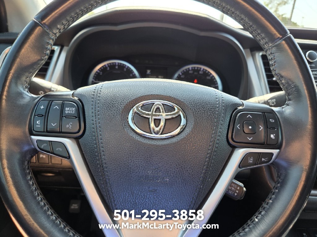 Used 2019 Toyota Highlander Limited FWD image 25