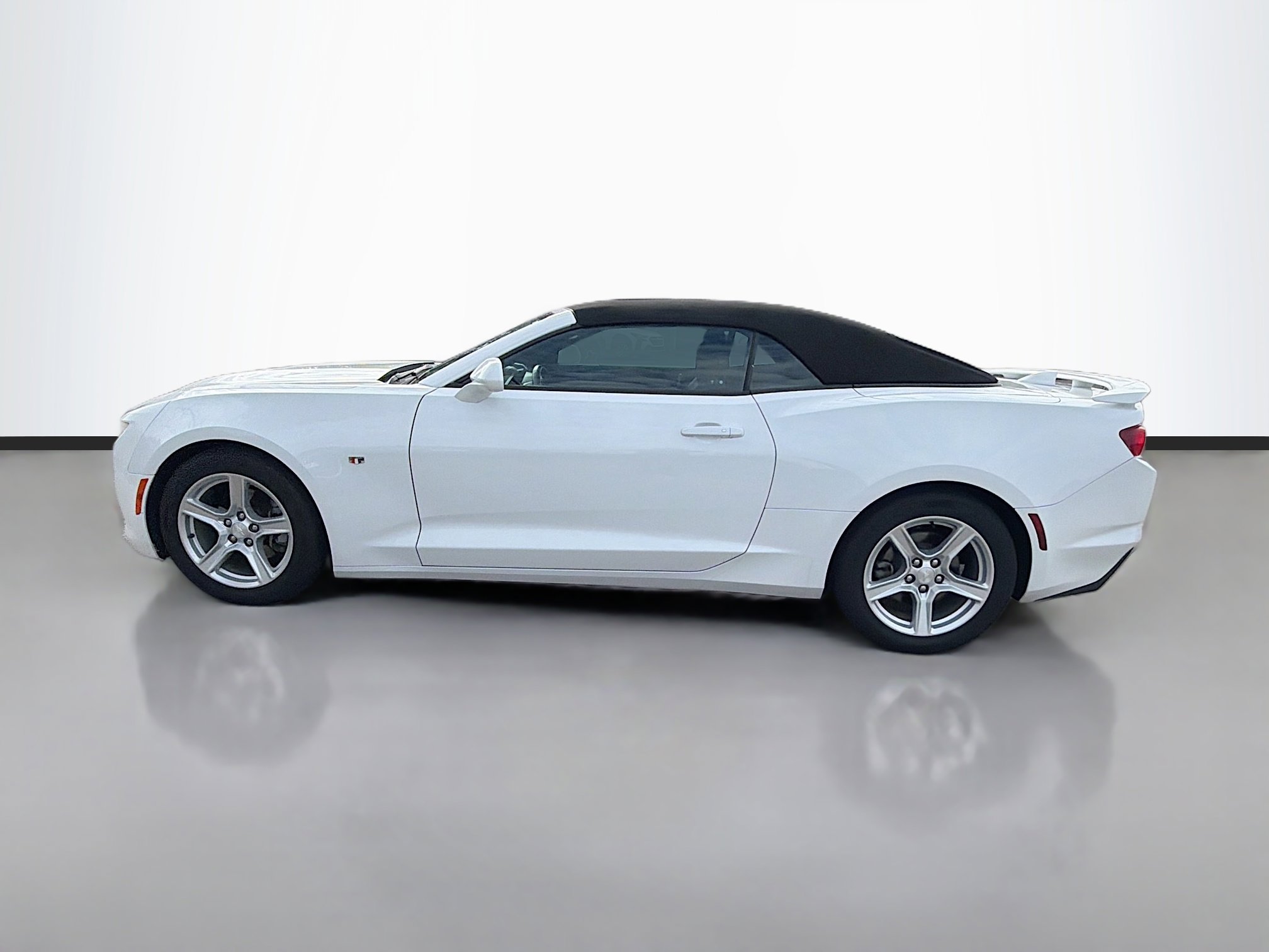 Used 2020 Chevrolet Camaro LT image 6