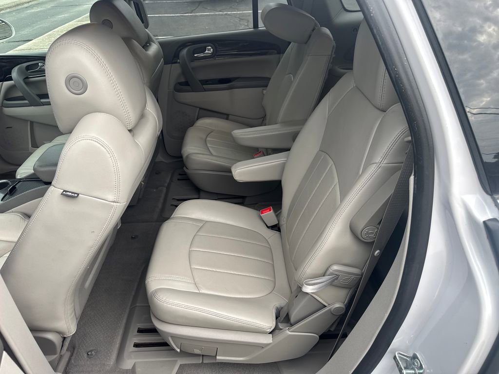 Used 2016 Buick Enclave Premium w/ Experience Buick Package FWD image 32