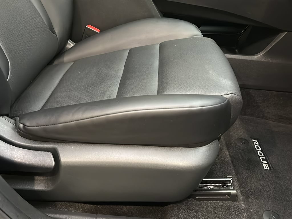 Used 2023 Nissan Rogue SV w/ SV Premium B Package AWD/4WD image 19