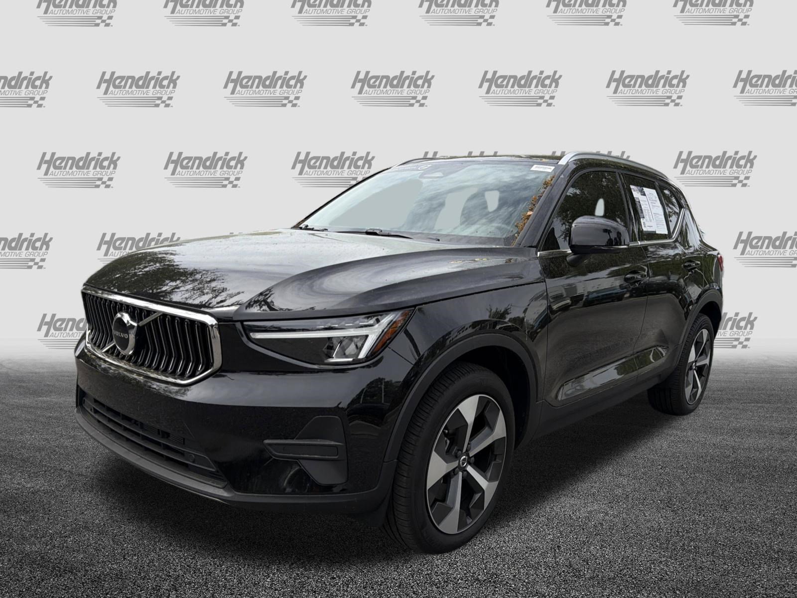 Certified 2025 Volvo XC40 B5 Core w/ Protection Package Premier image 5