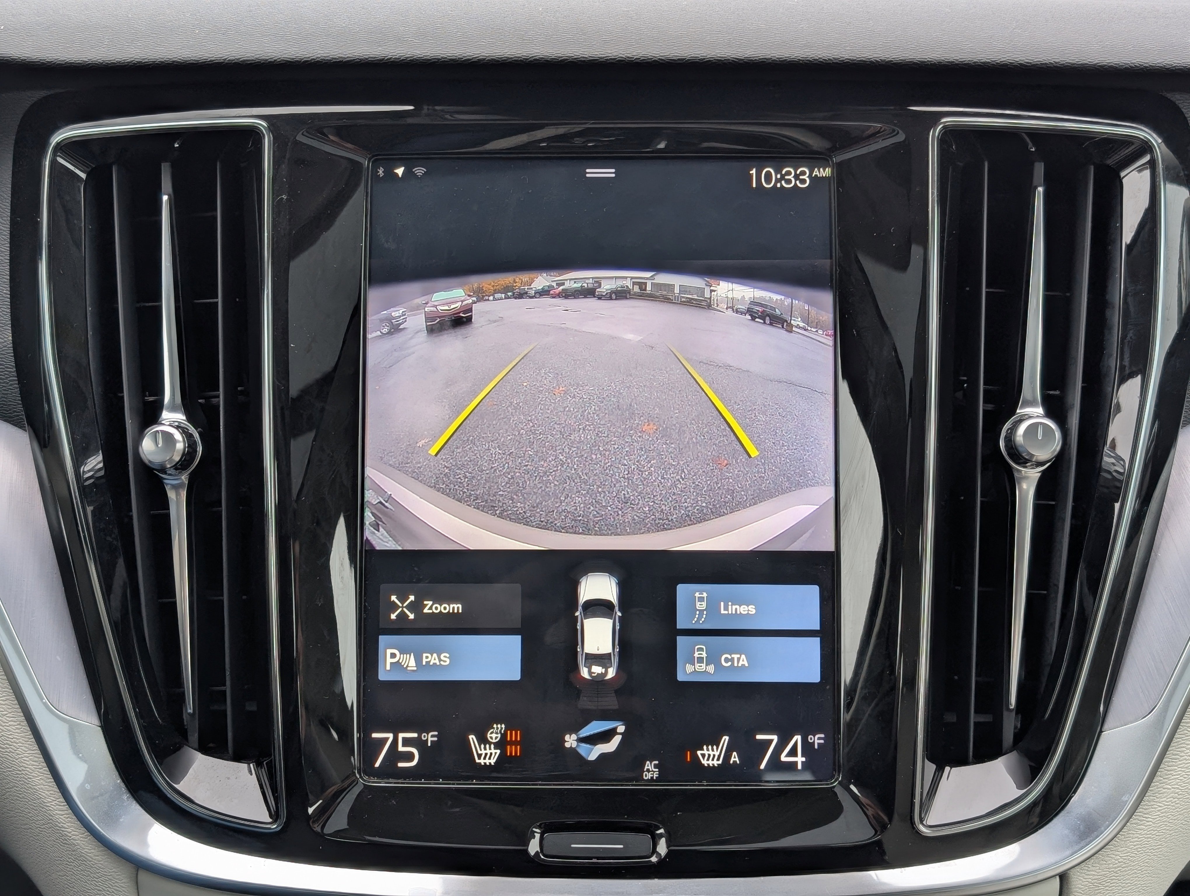 Used 2020 Volvo S60 T6 Momentum image 3