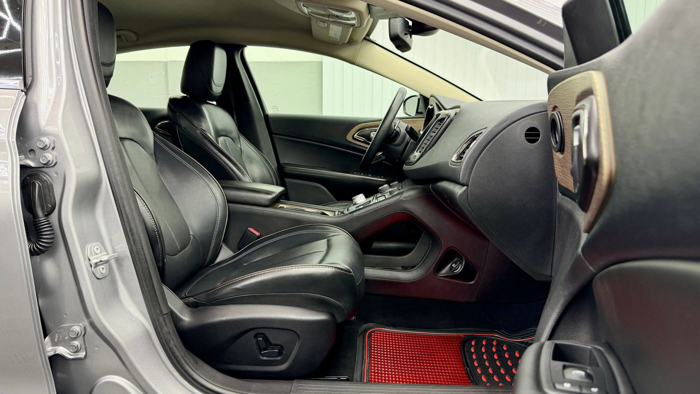 Used 2016 Chrysler 200 C w/ Premium Group image 11