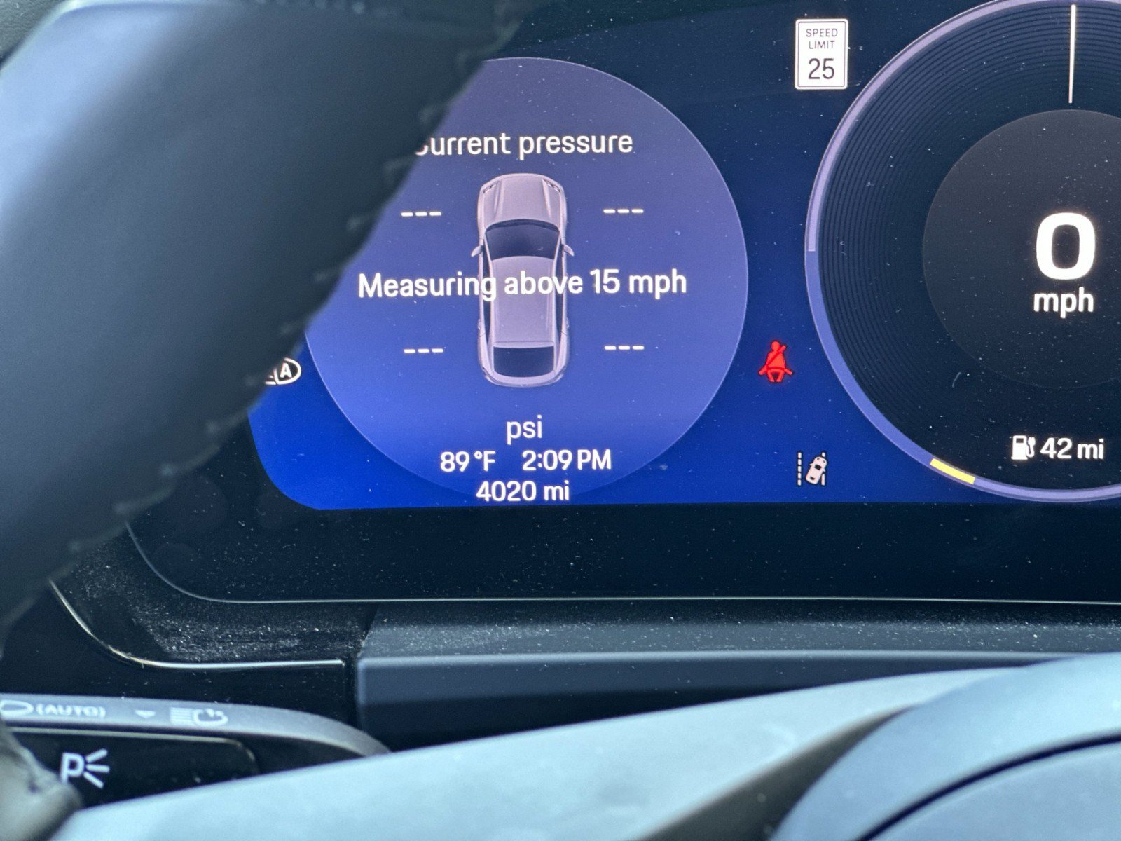 Certified 2025 Porsche Macan 4 Electric AWD/4WD image 24