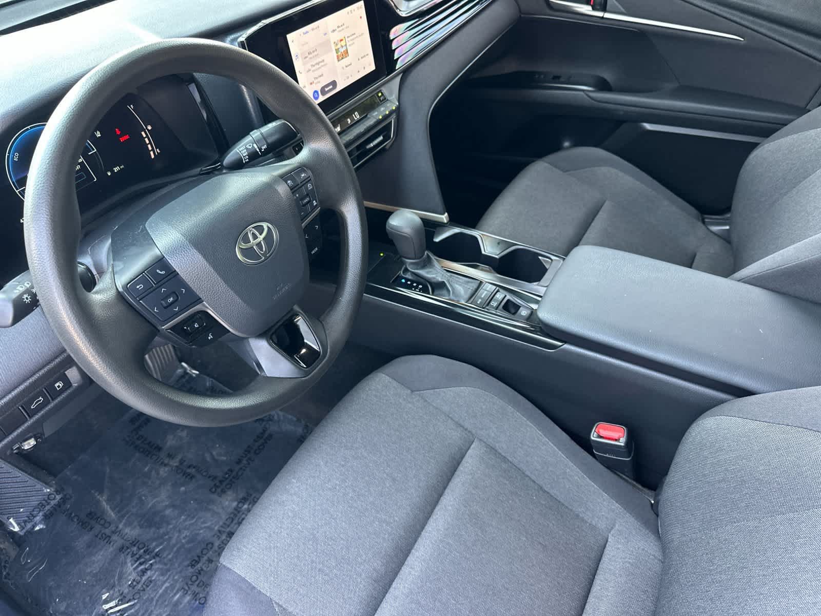 Used 2025 Toyota Camry LE FWD image 12