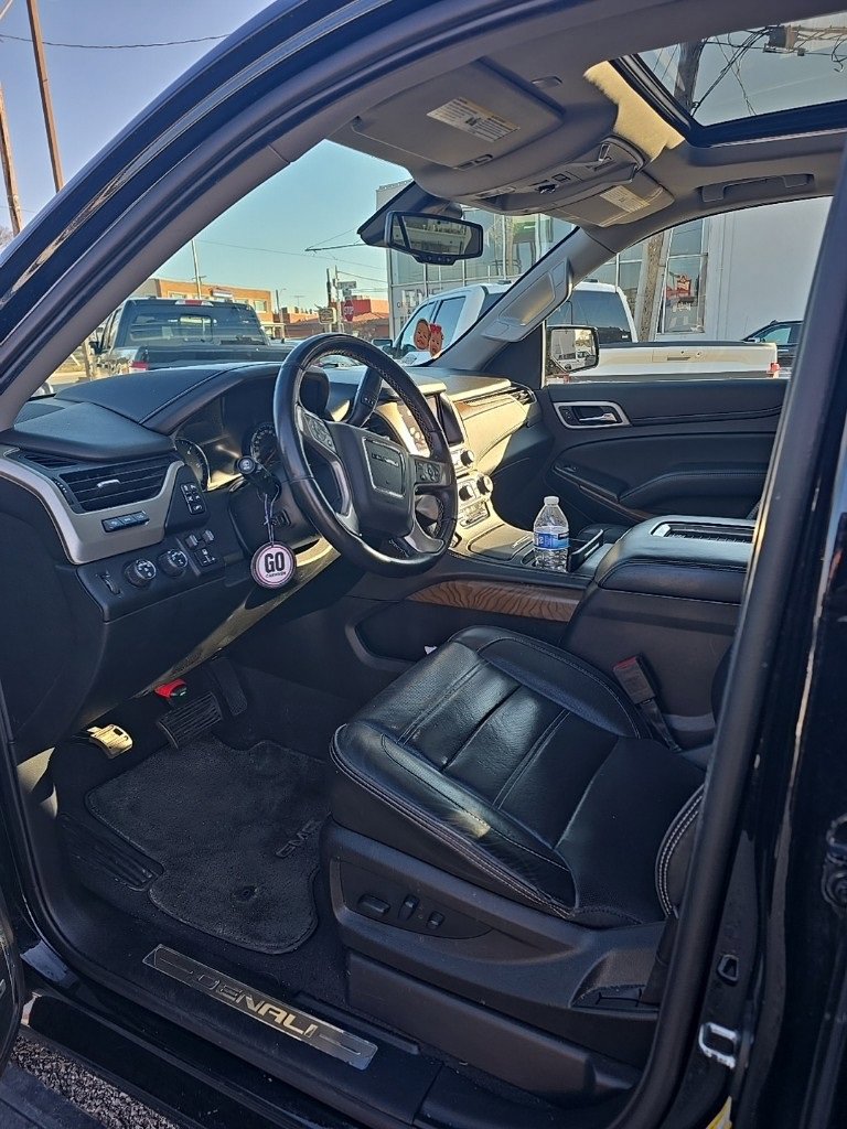 Used 2020 GMC Yukon Denali w/ Denali Ultimate Package image 9