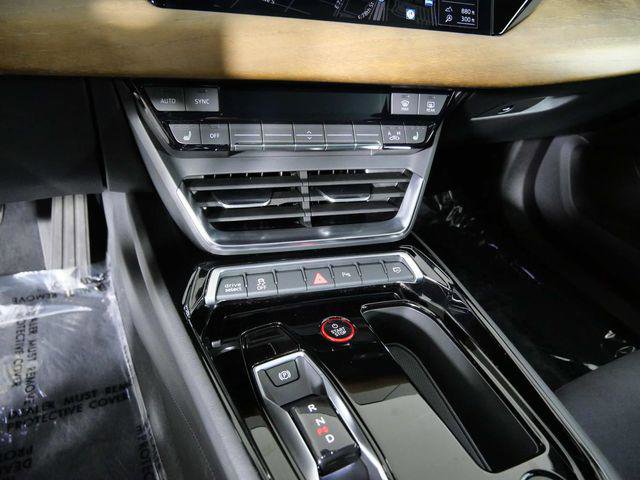 Used 2022 Audi e-tron GT Premium Plus image 21