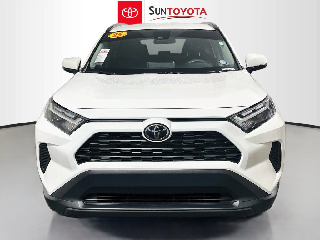 Used 2025 Toyota RAV4 XLE FWD image 8