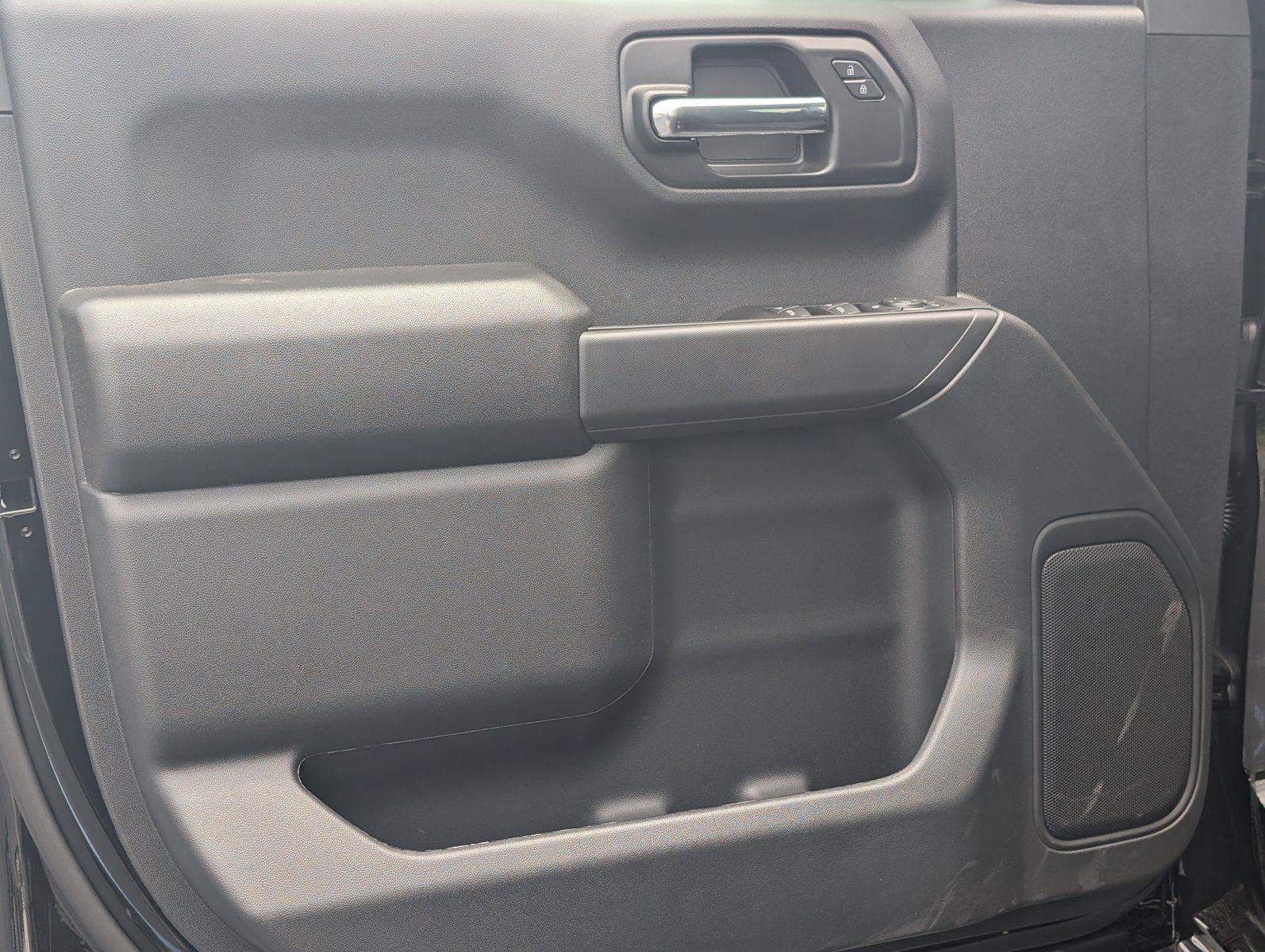 New 2026 Chevrolet Silverado 1500 Custom Trail Boss w/ LPO, Dark Essentials Package AWD/4WD image 15