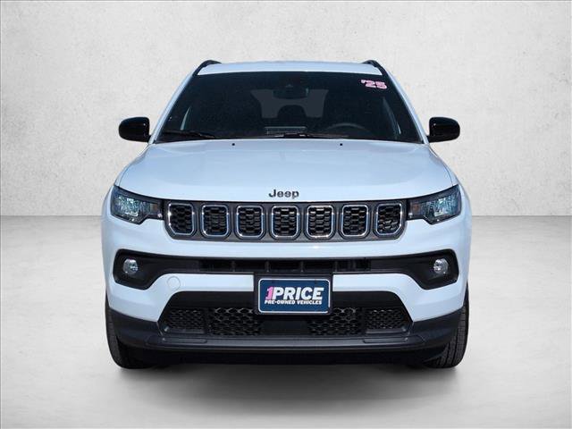 Used 2025 Jeep Compass Latitude video 2
