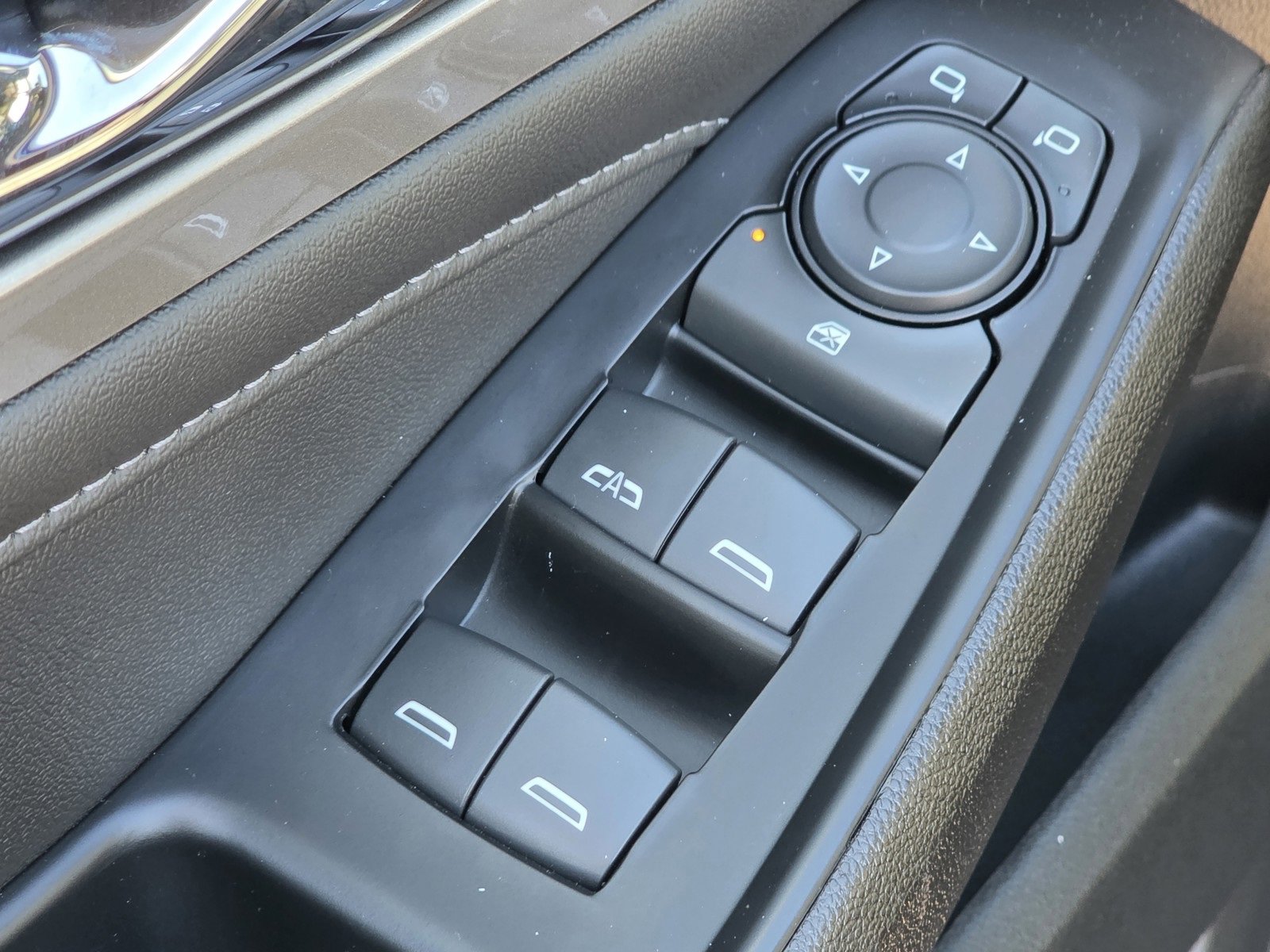 Used 2023 Chevrolet Traverse LT image 21