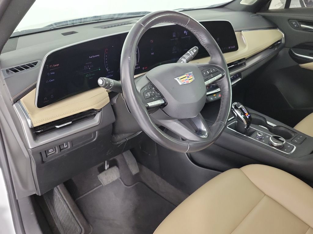 Certified 2024 Cadillac XT4 Luxury w/ Cold Weather Package FWD image 19