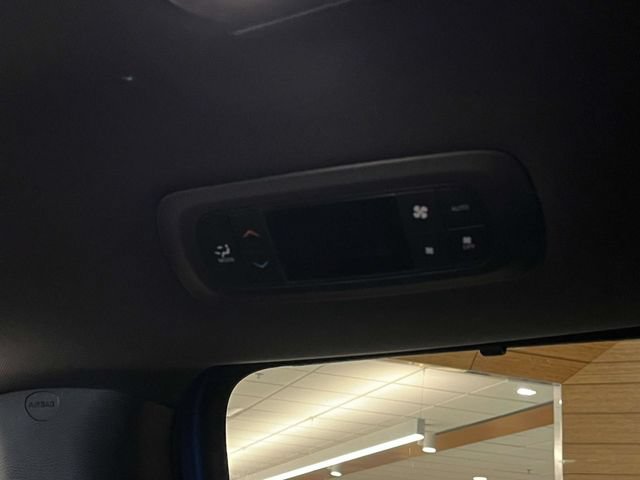 New 2027 Chrysler Pacifica Select FWD image 16