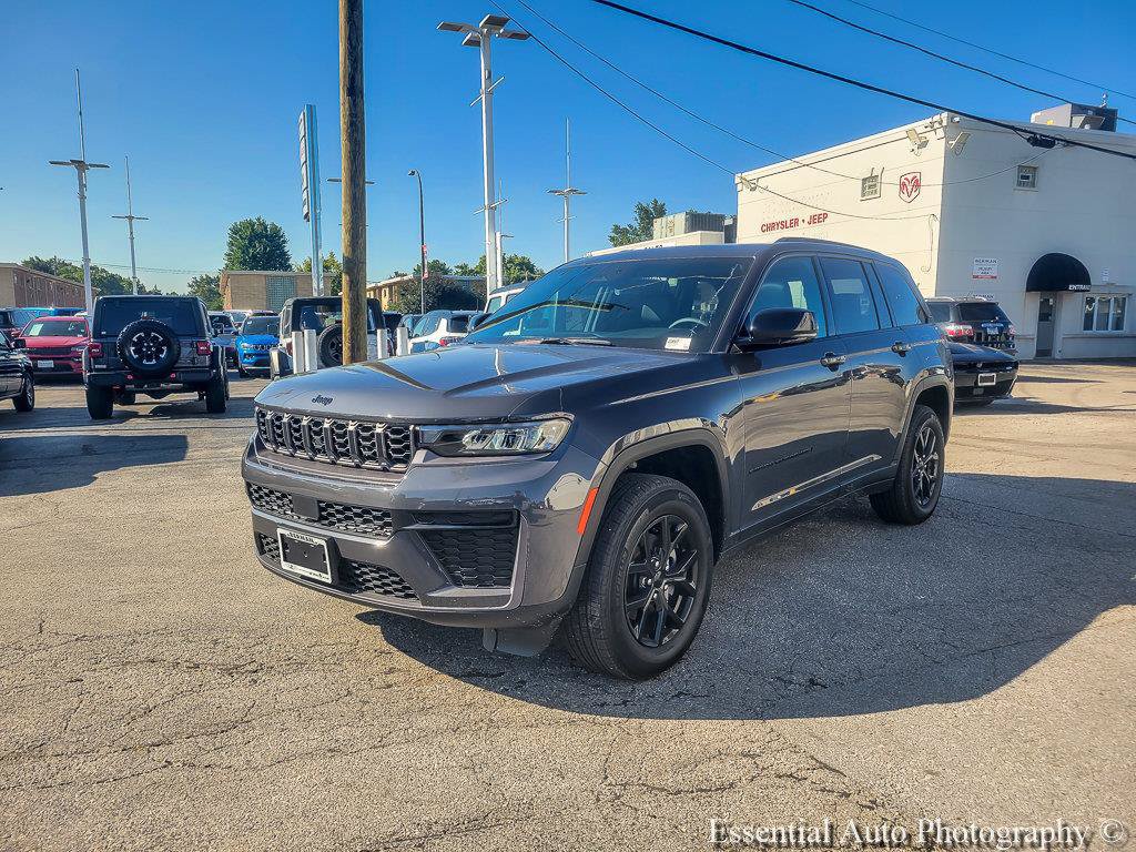 New 2026 Jeep Grand Cherokee Altitude AWD/4WD image 9