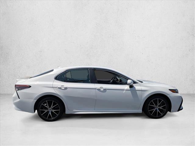 Used 2023 Toyota Camry SE FWD image 5