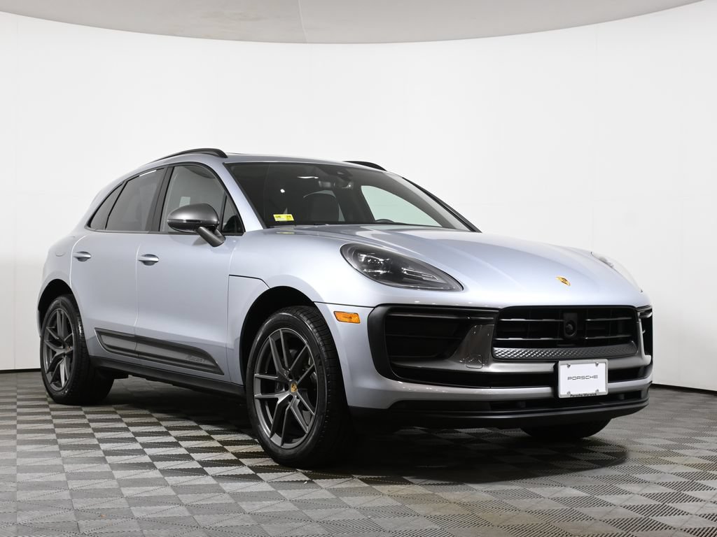 Used 2025 Porsche Macan Turbo AWD/4WD image 9
