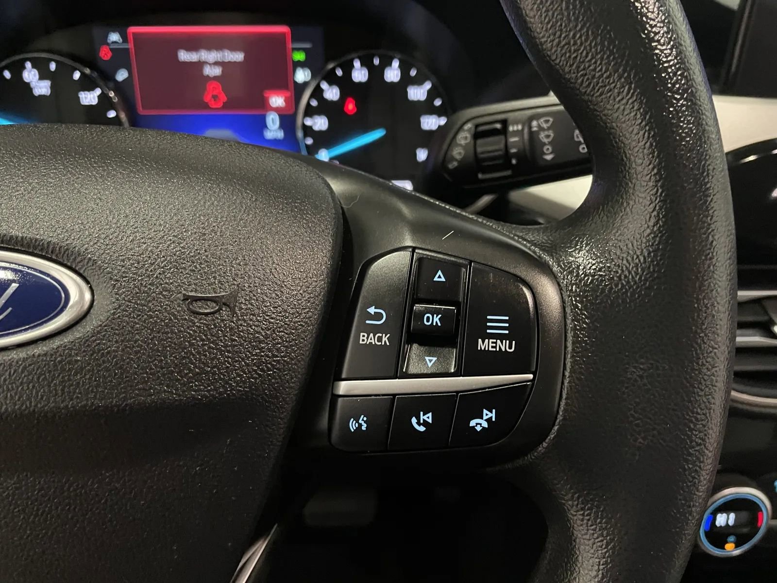 Used 2021 Ford Escape SE image 21