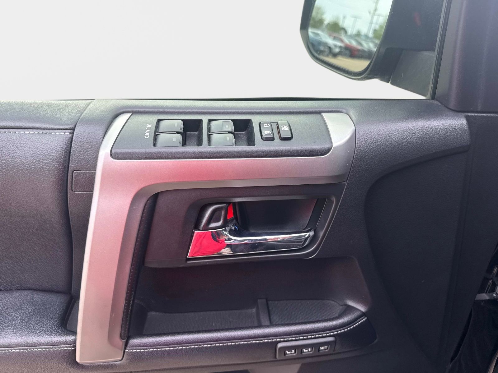 Used 2018 Toyota 4Runner Limited image 19