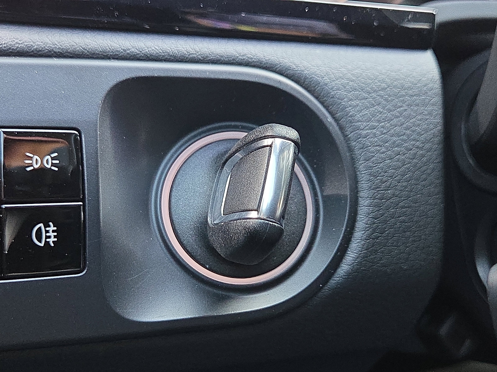 Used 2021 Porsche Cayenne Coupe image 21