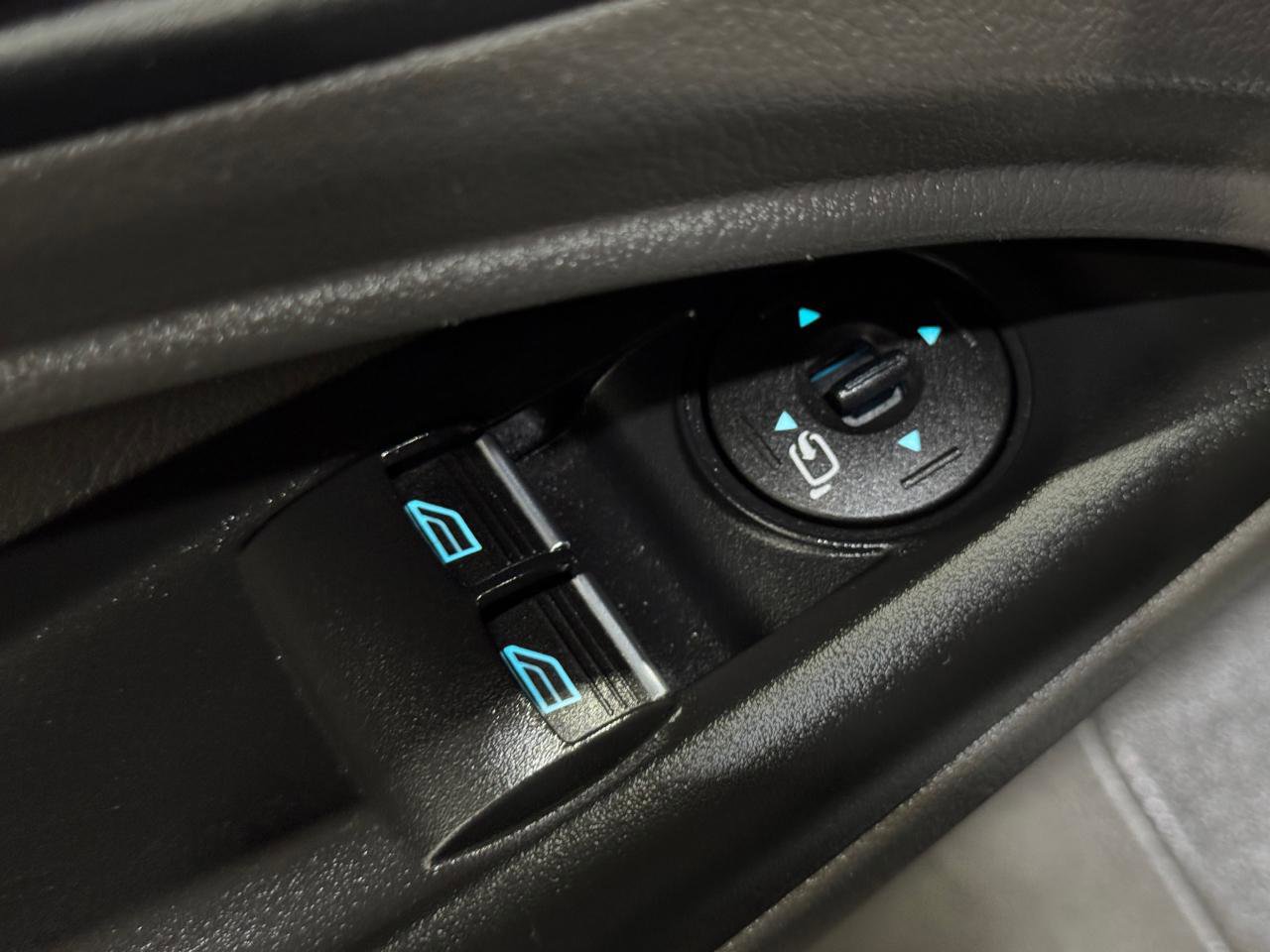 Used 2020 Ford Transit Connect XLT image 20