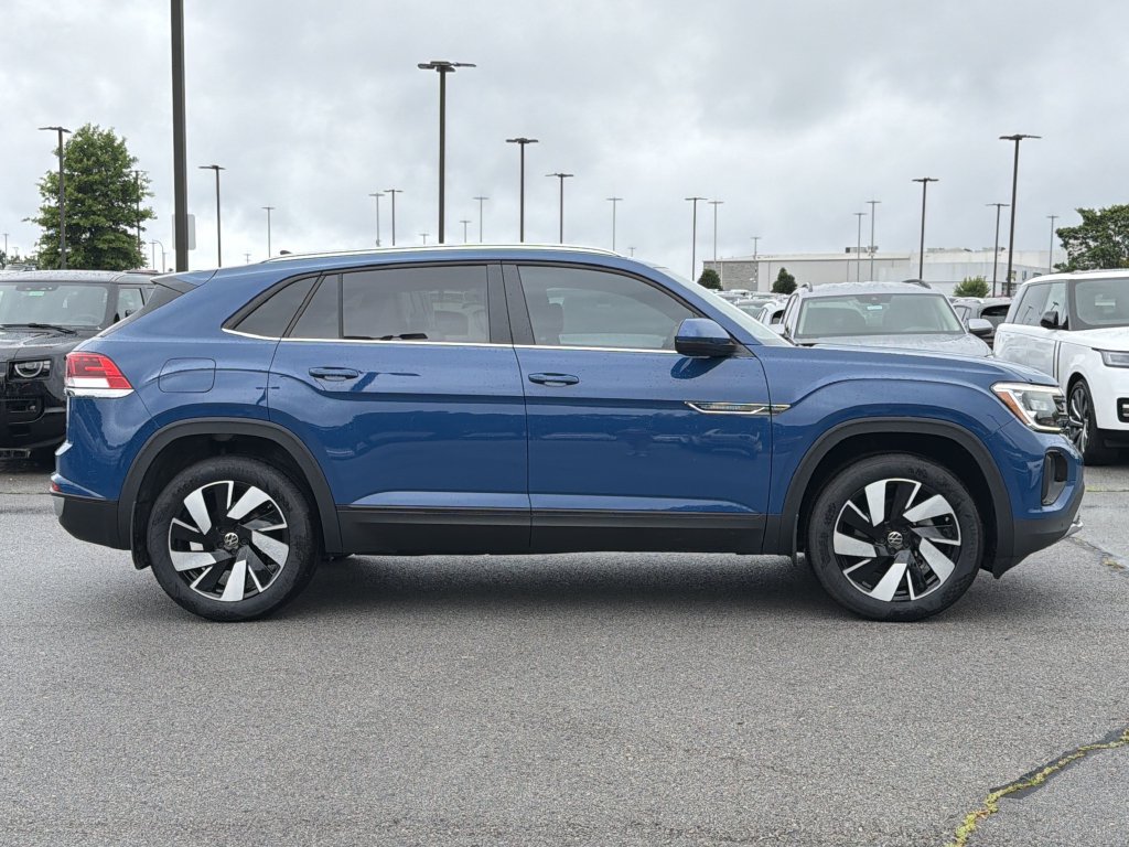 New 2025 Volkswagen Atlas Cross Sport SE FWD image 6