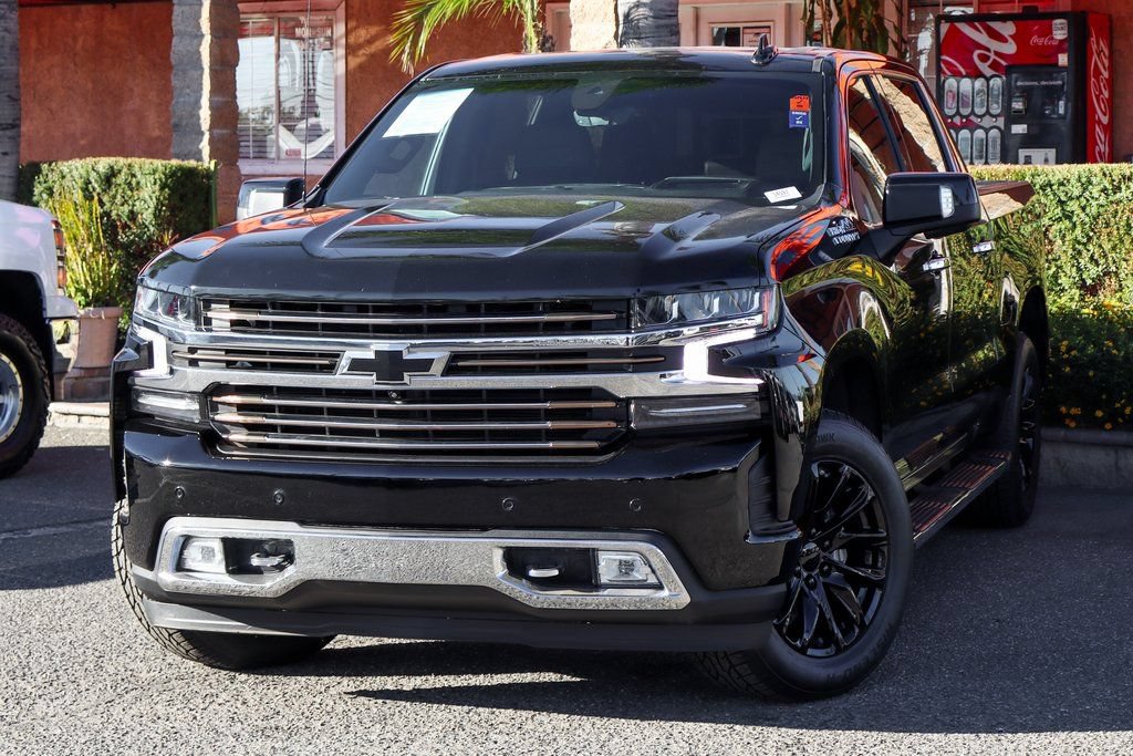 Used 2021 Chevrolet Silverado 1500 High Country w/ Technology Package AWD/4WD image 4