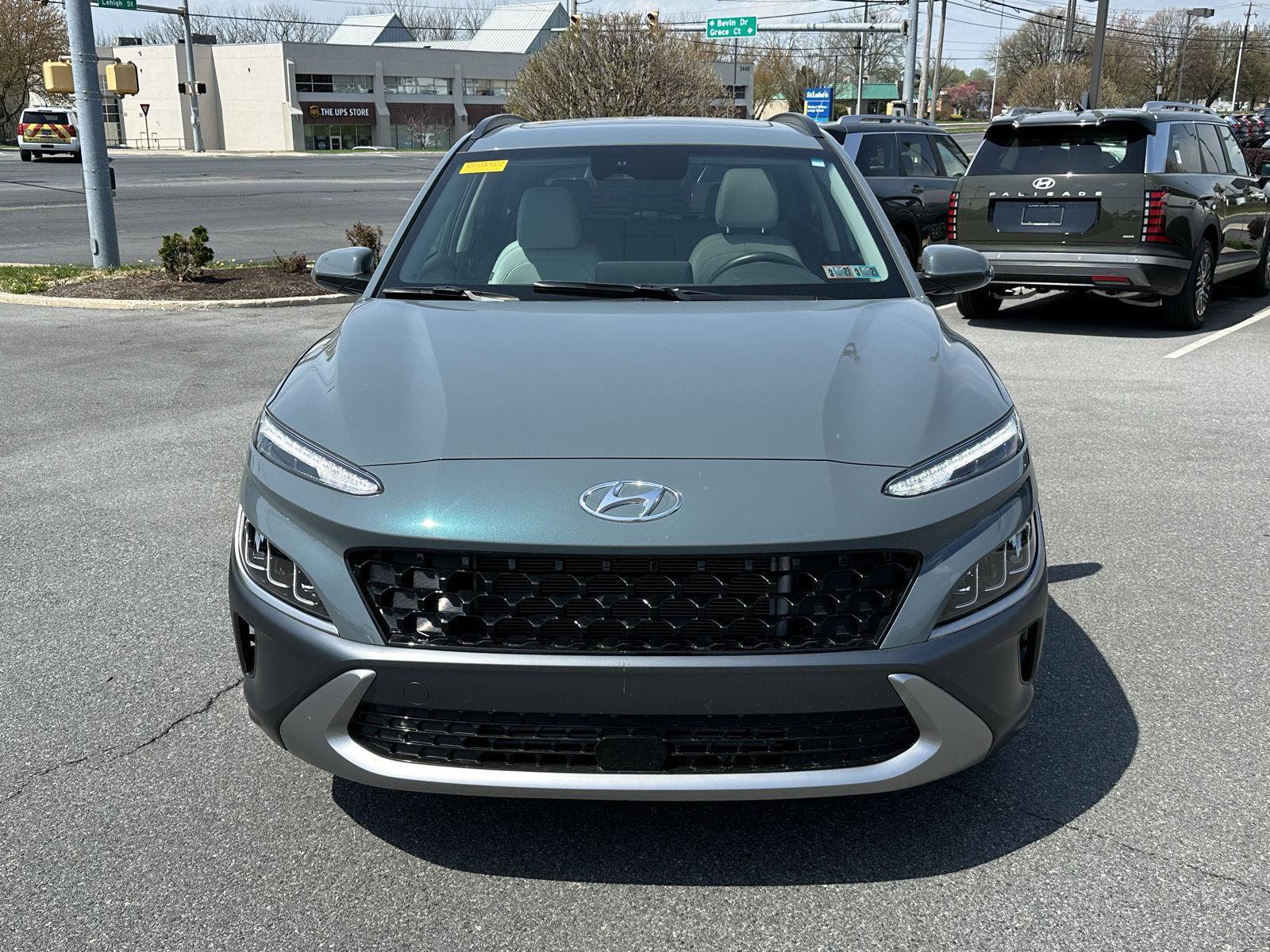 Used 2022 Hyundai Kona Limited w/ Cargo Package image 3