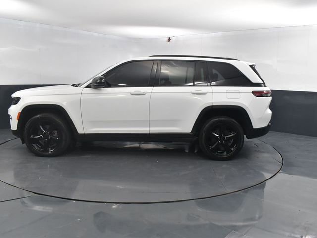 Used 2023 Jeep Grand Cherokee Limited w/ Black Appearance Package image 5